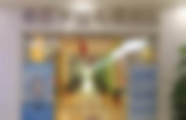 黄秋萍依托高端设备，打造舒适安心的医美体验